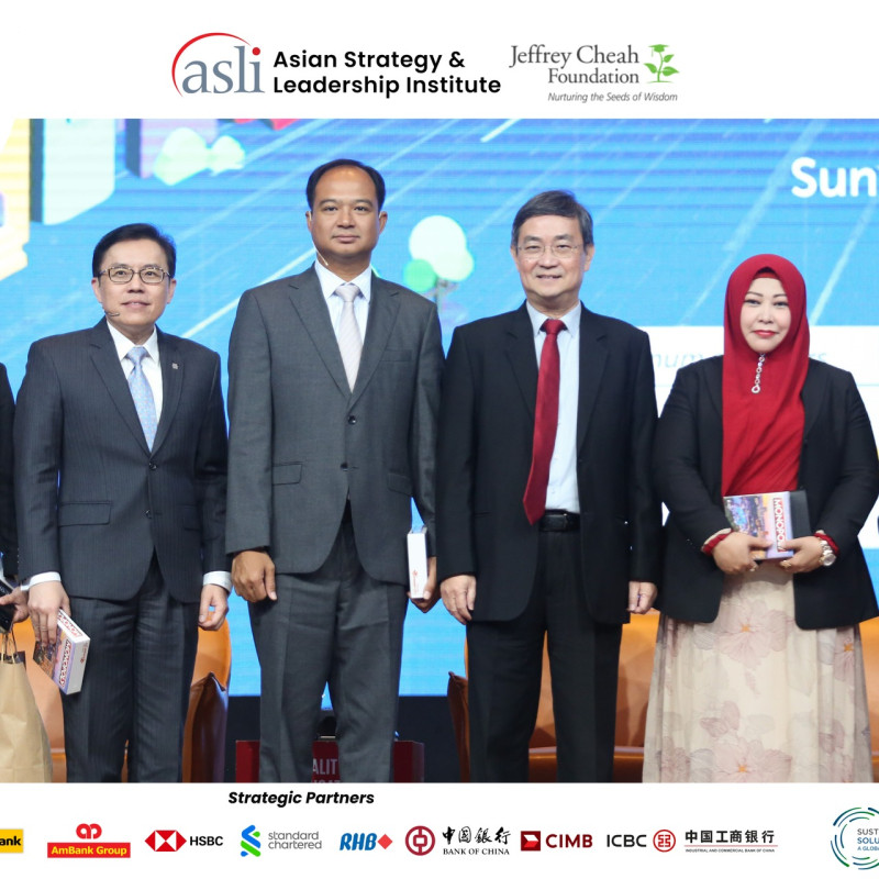 ASLI Banking & Finance Summit 2023 Highlights

Panel 2: Financing the United Nations Sustainable Development Goals

Moderator: Nik Tasha Nik Kamaruddin, Chief Brand Strategy Officer & Sustainability Team Leader, Sunway Group, and Deputy Chair, British Malaysia Chamber of Commerce

Speaker 1: Jasper Wong, MD, Head of Real Estate & Hospitality and Construction & Infrastructure, Sector Solutions Group, United Overseas Bank (UOB)

Speaker 2: H.E. Kim Rithy, Governor of Preah Vihear, Cambodia

Speaker 3: Dr Hurriyah El Islamy, Founder, HGC Firm

Speaker 4: Kishan Jasani, Country CEO, Grant Thornton

Follow ASLI on social media: https://linktr.ee/aslimyofficial